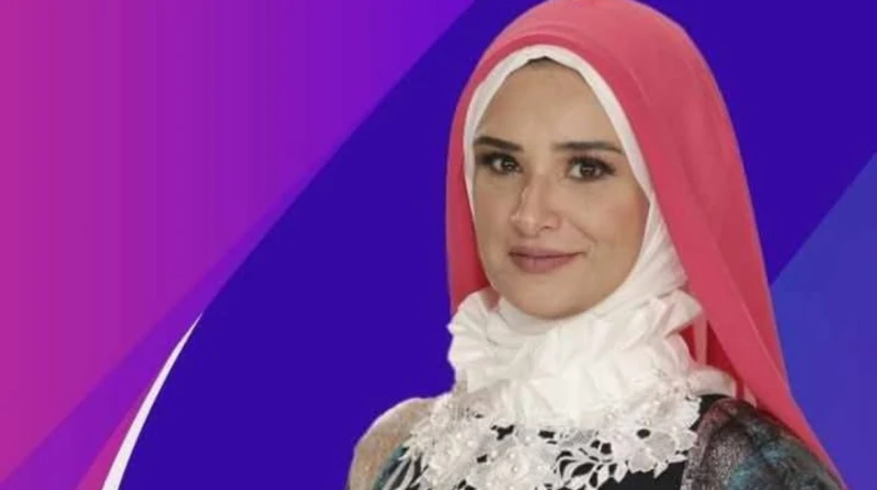 أسامة قابيل عن آلاء عبدالعزيز: تحتاج للدعم النفسي إن كانت صادقة وجه الشيخ أسامة قابيل، من علماء الأزهر الشريف رسالة للمذيعة آلاء عبدالعزيز التي ظهرت في بث مباشر قبل ساعات، ادعت فيه