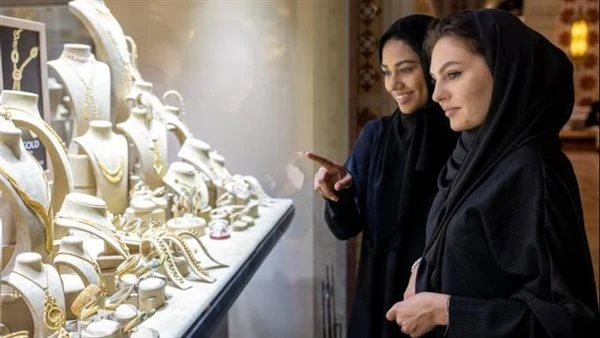 أسعار الذهب في السعودية الخميس 9 يناير 2025 تعتبر أسعار الذهب في السعودية، أكثر أهتمامات المواطنين؛ فالذهب لا يعد مجرد معدن ثمين للزينة، بل هو
