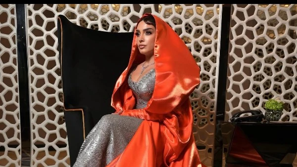 فستان غريب روجينا تثير الجدل في حفل أفاق عربية حرصت الفنانة روجينا على مشاركة متابعيها عبر حسابها الرسمي على موقع تبادل الصور و الفيديوهات