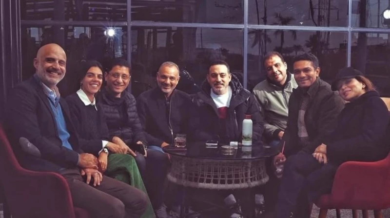 مع صناع الحب كله.. أول ظهور لمي عز الدين منذ وفاة والدتها غابت الفنانة مي عز الدين، عن الظهور عقب رحيل والدتها مؤخرا، ولم تظهر أيضا فى الجنازة دون