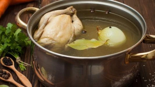 فوائد إضافة ورق اللورا للشوربة.. مزايا مذهلة - أفاق عربية تساعد اوراق اللورا على علاج مشاكل صحية عديدة لذا تضيف النساء القليل منها عند إعداد الشوربة وسلق اللحوم. ووفقا لما جاء في م