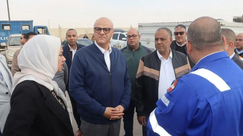تحرك جديد من محافظ القليوبية بعد حريق خط أنابيب البترول بمسطرد تابع محافظ القليوبية المهندس أيمن عطية، عمليات تصفية وتبريد خط أنابيب البترول بمنطقة