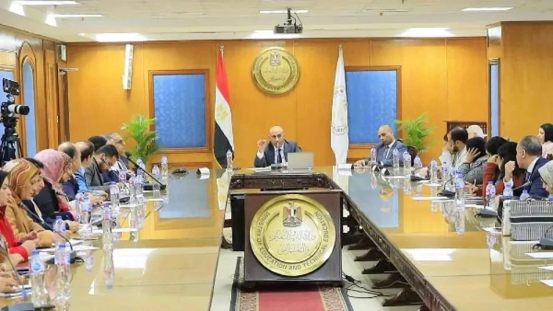 وزير التربية والتعليم يوضح تفاصيل هامة جديدة بشأن نظام البكالوريا المصرية كشف محمد عبد اللطيف، وزير التربية والتعليم والتعليم الفني، عن تفاصيل جديدة