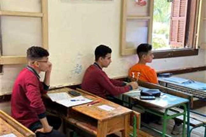 تعليم القليوبية يحقق في واقعة تسريب أسئلة اللغة الإنجليزية للشهادة الإعدادية أكد مصطفى عبده وكيل وزارة التعليم بالقليوبية انتظام سير امتحانات الشهادة