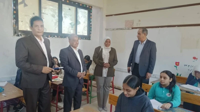 وكيل تعليم البحر الأحمر: امتحانات النقل بمدارس الغردقة دون شكاوى تفقد اللواء ياسر حماية رئيس مدينة الغردقة وفايزة أحمد وكيل وزارة التعليم بالبحر