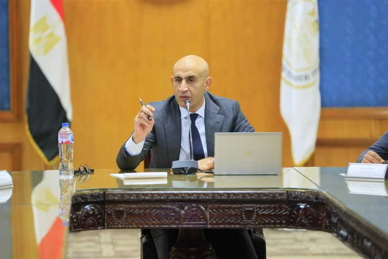 هل يجوز دراسة مواد ثالثة ثانوي بالصف الثاني بنظام البكالوريا؟.. وزير التعليم يوضح قال محمد عبداللطيف، وزير التربية والتعليم والتعليم الفني، خلال المؤتمر الصحفي المنعقد اليوم لشرح ن