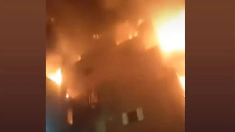 بيان لحقيقة امتداد النيران لدير القديس سمعان الخراز وتحرك عاجل من محافظ القاهرة بشأن حريق منشية ناصر حقيقة امتداد النيران لدير القديس سمعان الخراز , تفاصيل الحريق في منطقة منشية نا