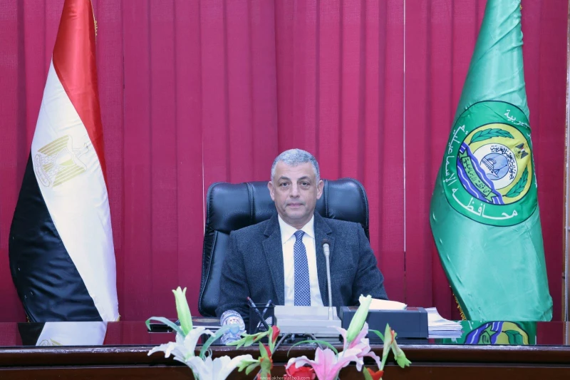 كتبت أمل عبد الرحيم في إطار جهود محافظة الإسماعيلية لضخ دماء جديدة بالجهاز التنفيذي للمحافظة والدفع بقيادات الصف الثاني نحو المسئولية والعمل الميداني، واختيار عناصر قادرة على العطا