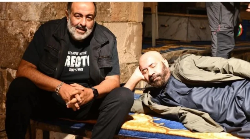 قبل عرضه بساعات.. مخرج فيلم الدشاش يوجه رسالة لمحمد سعد وجه مخرج فيلم الدشاش سامح عبدالعزيز، رسالة اطمئنان لبطل الفيلم، الفنان محمد سعد، قبل عرضه