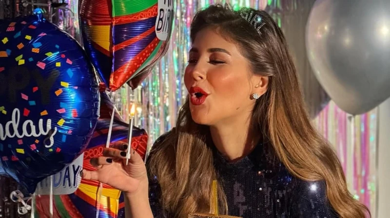 كبرت البنوته.. ملك قورة تحتفل بعيد ميلادها ال32 بجلسه تصوير جديدة احتفلت الفنانة ملك قورة بعيد ميلادها ال32 بطريقة مميزة، حيث نشرت مجموعة من الصور من أجواء الاحتفال عبر حسابها الرس