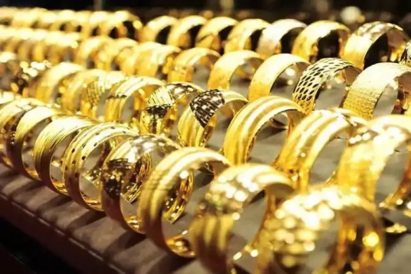 أسعار الذهب اليوم ترتفع من جديد وعيار 21 يقفز ويسجل هذا السعر شهدت أسعار الذهب اليوم ارتفاعا ملحوظا بعد تراجعها أمس، حيث عاد المعدن الأصفر للارتفاع