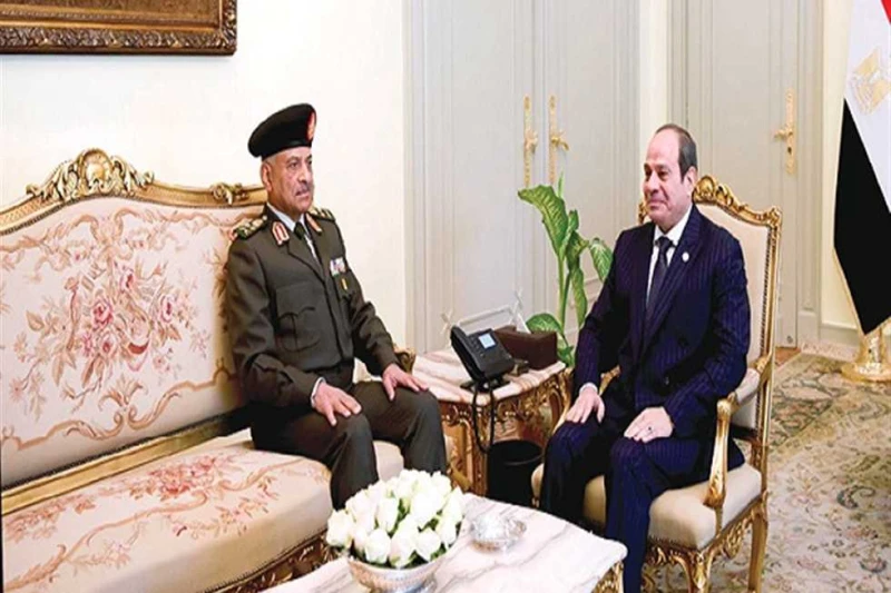 الرئيس يستقبل وزير الدفاع والإنتاج الحربي استقبل الرئيس عبدالفتاح السيسى الفريق أول عبدالمجيد صقر، القائد العام للقوات المسلحة، وزير الدفاع والإنتاج الحربى. على صعيد متصل، استعرض ا
