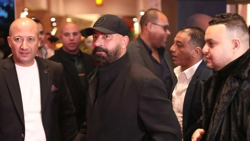 أحمد البنداري يعاود الهجوم على محمد سعد افاق عربية - عاد المخرج أحمد البنداري لإثارة الجدل مجددا عبر منشور على حسابه الرسمي بموقع فيسبوك، موجها