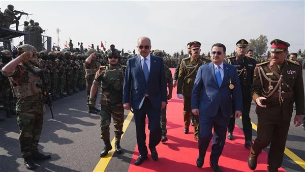 وزير الدفاع العراقي: طورنا قدرات الطائرات المسيرة وفتحنا باب التطوع أعلن وزير الدفاع العراقي، ثابت العباسي، اليوم الاثنين، تطوير قدرات الطائرات المسيرة، فيما أشار الى انه فتحنا باب