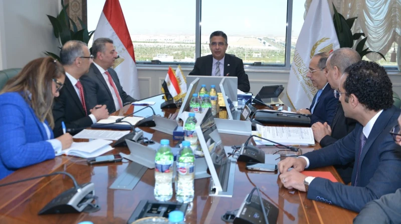 التموين: إطلاق القافلة ال11 لدعم غزة قريبا في إطار توجيهات القيادة السياسية واستمرارا لدور مصر الرائد في دعم الأشقاء الفلسطينيين بقطاع غزة، عقد وزير التموين والتجارة الداخلية، شريف