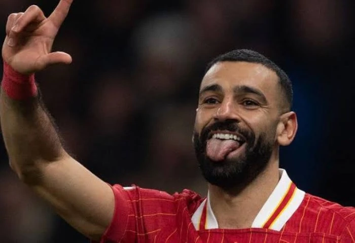 مفاجأة مدوية، محمد صلاح يصدم ليفربول ويوافق على الانتقال للدوري السعودي كشفت تقارير صحفية أوروبية، مفاجأة مدوية بشان مصير الدولي المصري محمد صلاح، نجم فريق ليفربول، بعد تعثر مفاوضا