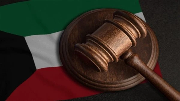 الكويت.. تفاصيل حبس مواطن و12 وافدا بتهمة الاتجار بالبشر قضت محكمة الجنايات الدائرة الثانية في الكويت، بحبس مواطن و12 وافدا في قضية اتجار بالبشر