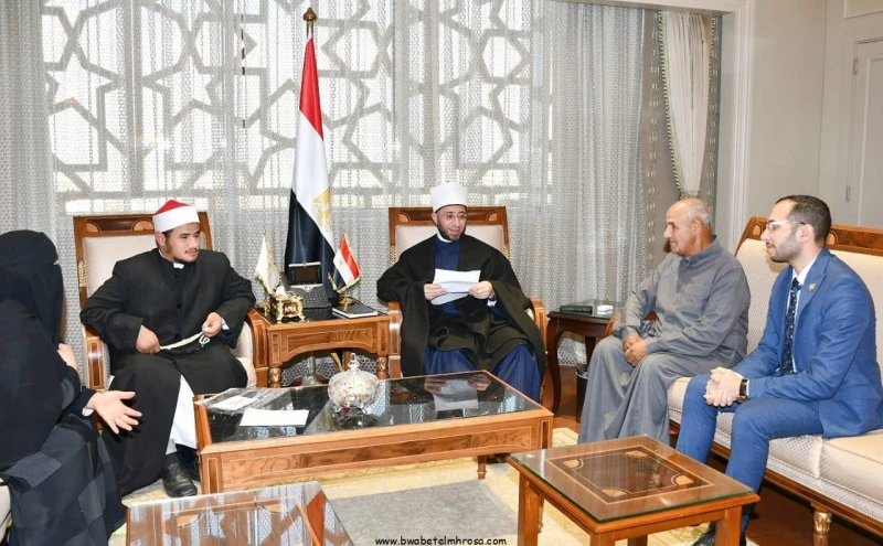 بوابة المحروسةينشرها : الأدمنبعد طلبه لقاء وزير الأوقاف وزير الأوقاف يستقبل الشاب محمود نجاح أبو زينة صاحب واقعة القطة الشهيرة وزير الأوقاف: 20ألف