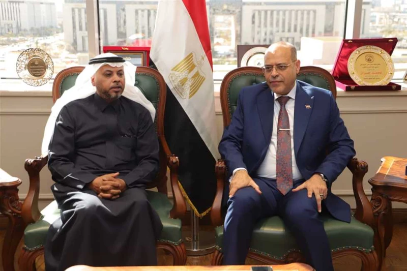 تنسيق مصري - سعودي بشأن اختبارات السائقين المرشحين لموسم الحج والعمرة التقى محمد جبران، وزير العمل، اليوم الأحد، في مقر الوزارة بالعاصمة الإدارية الجديدة، مع وفد من النقابة العامة 