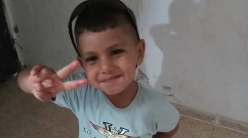 الغزي عبدالرحمن نبهان.. وقف بالطابور لسد جوعه فالتهمه قدر الطعام رغم نزوحه مع أسرته فرارا من القصف الإسرائيلي على غزة، إلا أن تعمد جيش الاحتلال لقصف