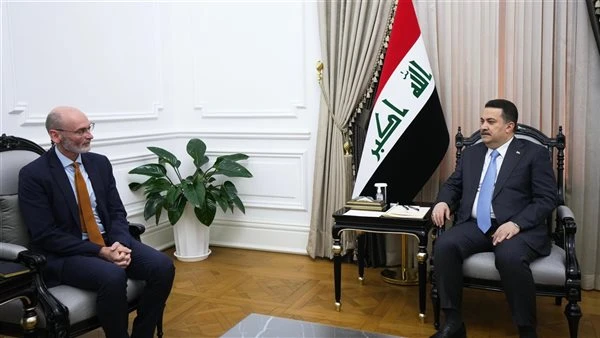 رئيس وزراء العراق يبحث مع السفير البريطاني استعدادات زيارته للمملكة المتحدة بحث رئيس مجلس وزراء العراق، محمد شياع السوداني، مع السفير البريطاني لدى العراق ستيفن هيتشن، استعدادات زي