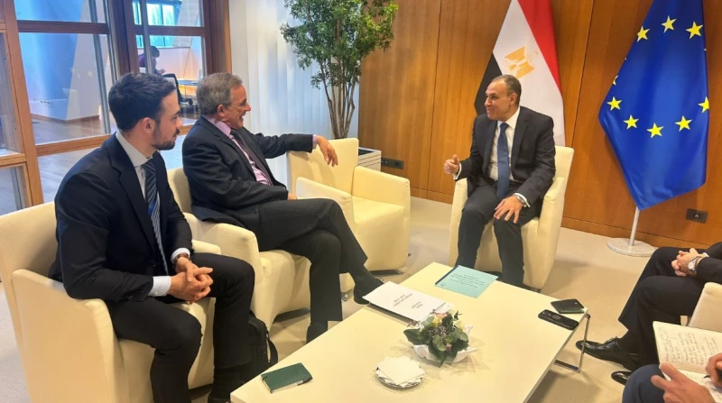 وزير الخارجية: مصر تواجه أعباء اقتصادية بسبب استضافة ملايين الأجانب التقى وزير الخارجية والهجرة بدر عبدالعاطي، رئيس مجموعة الوطنيون من أجل أوروبا في البرلمان الأوروبي النائب جوردن 