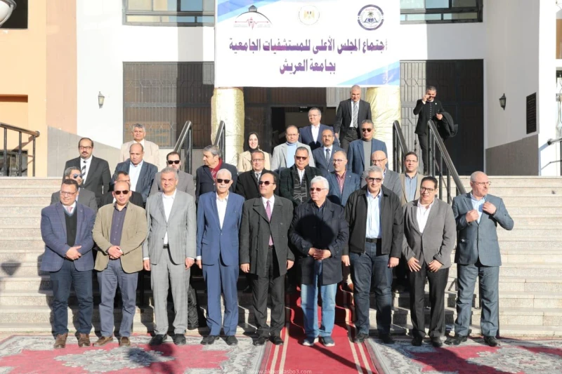 كتبت أمل عبد الرحيم شارك الدكتور ناصر مندور، رئيس جامعة قناة السويس، في الإجتماع الذي ترأسه الدكتور أيمن عاشور، وزير التعليم العالي والبحث العلمي، والمنعقد بجامعة العريش اليوم الإث