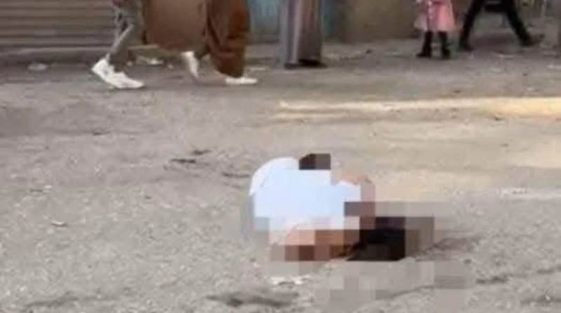 الداخلية تكشف ملابسات فيديو الشاب المنحور في قرية الكشح كشفت أجهزة الأمن بوزارة الداخلية، ملابسات تداول مقطع فيديو على مواقع التواصل الاجتماعي يظهر خلاله شخص مصاب بجرح في رقبته أحد