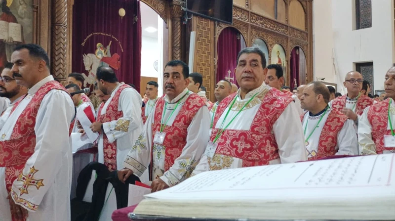 بدء قداس عيد الميلاد المجيد بكاتدرائية الأنبا شنودة بالغردقة (صور) ترأس الأنبا إيلاريون البراموسى، أسقف مطرانية البحر الأحمر للأقباط الأرثوذكس، قداس عيد الميلاد المجيد بكاتدرائية ا