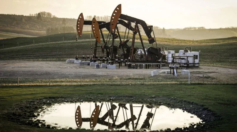 أسعار النفط بالقرب من أعلى مستوى في 4 أشهر واصلت أسعار النفط، تسجيل المكاسب، ليتداول الخام بالقرب من أعلى مستوى في أربعة أشهر، بعدما هددت موجة عقوبات أمريكية جديدة على صناعة الطاقة