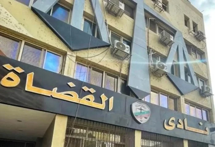 المرشحون لرئاسة نادي قضاة يتنازلون لصالح الرئيس الحالي أعلن المرشحون السبعة لرئاسة نادي قضاة مصر، تنازلهم جميعا عن طلبات ترشحهم، لصالح المستشار أبو الحسين قايد نائب رئيس محكمة النق