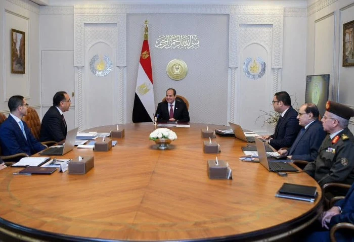 الرئيس السيسي يطلع على الموقف التنفيذي لعدد من مشروعات الإسكان اجتمع الرئيس عبد الفتاح السيسي، اليوم الخميس، مع الدكتور مصطفى مدبولي، رئيس مجلس