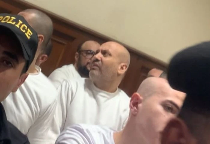 حجز قضية فساد وزارة التموين لجلسة 4 مارس للنطق بالحكم قضت محكمة جنايات القاهرة، اليوم الخميس 9 يناير، بحجز محاكمة 37 متهما في القضية المعروفة إعلاميا ب فساد وزارة التموين لجلسة 4 م