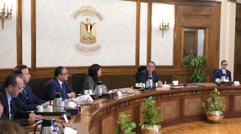 مدبولي: ملتزمون بسداد أقساط الديون وجذب استثمارات أجنبية جديدة أكد رئيس مجلس الوزراء، مصطفي مدبولي، التزام اللجنة الوزارية لإدارة الدين العام الخارجي