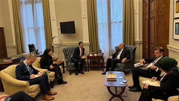 العراق يعرب عن تقديره لدور المملكة المتحدة بدعم القضايا الإقليمية والدولية أعلنت وزارة الخارجية في العراق، اليوم الأربعاء، عن تقدير العراق لدور المملكة المتحدة بدعم القضايا الإقليم