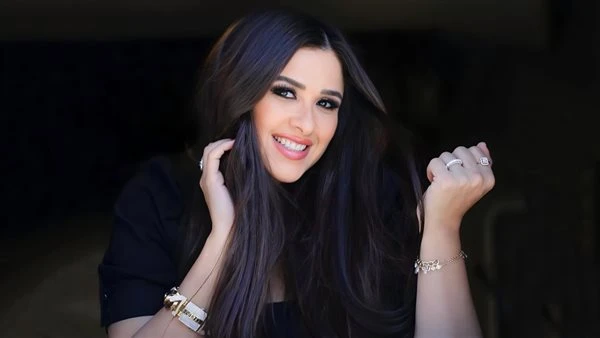 ياسمين عبدالعزيز 2025 .. فيلم زوجة رجل مش مهم ومسلسل وتقابل حبيب تعيش ياسمين عبدالعزيز حالة من النشاط الفني الملحوظ في الفترة الحالية، حيث ترتبط بأكثر من عمل جديد ما بين السينما وا