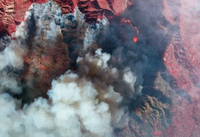 منازل تحت الأنقاض، ومزيد من القتلى في حرائق لوس أنجلوس لا تزال تداعيات حريق لوس أنجلوس تتصاعد بشكل عنيف، وسط حالة طوارئ في ولاية كاليفورنيا بسبب حرائق الغابات، حيث قال قائد شرطة مق