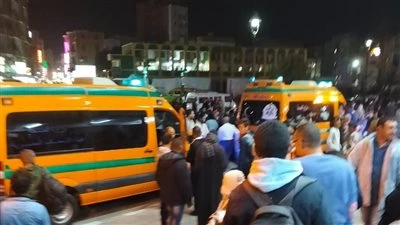 إصابة سائق قطار في مشاجرة بين عائلتين في قنا أصيب سائق ومساعد قطار، بشظايا في الوجه، أثناء مرور القطار وقت وقوع اشتباكات مسلحة بين عائلتين بمركز دشنا شمالي محافظة قنا، والتي تسببت 