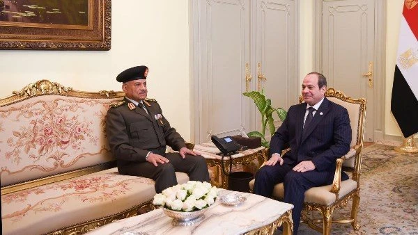 الرئيس السيسي يستقبل الفريق أول عبد المجيد صقر وزير الدفاع والإنتاج الحربي استقبل الرئيس المصري عبد الفتاح السيسي، اليوم، الفريق أول عبد المجيد صقر