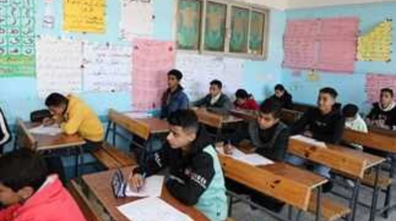 ولية أمر تحاول تسهيل الغش لابنها في امتحانات بالقليوبية.. الأمن يتدخل أحبط أمن لجنة مدرسة جمال الدين الأفغاني الإعدادية ببنها محاولة ولية أمر تغشيش نجلها أثناء امتحان اللغة الإنجلي