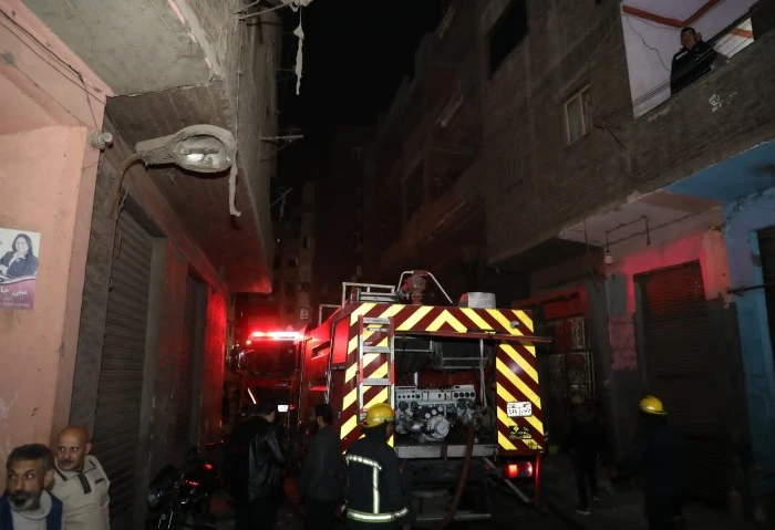 انتداب المعمل الجنائي لكشف أسباب وحصر خسائر حريق منشأة ناصر انتقل فريق من المعمل الجنائي، إلى موقع منطقة الزرايب بمنشأة ناصر، لحصر الخسائر الناتجة عن نشوب الحريق الذي التهم 4 مصانع