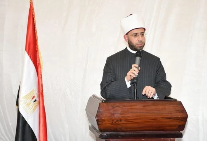 وزير الأوقاف يلتقي شيوخ قبائل حلايب وشلاتين التقى الدكتور أسامة الأزهري، وزير الأوقاف، قيادات الدعوة وشيوخ القبائل بحلايب وشلاتين، بحضور كمال سليمان،