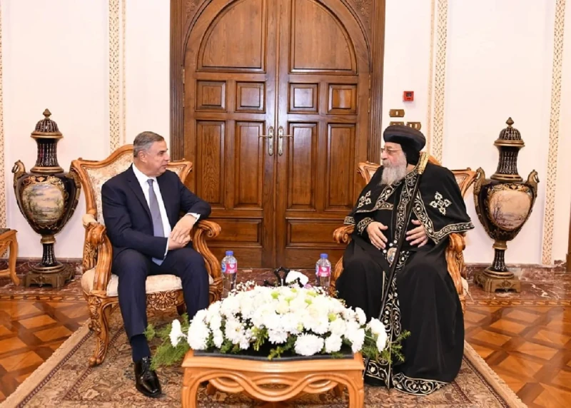 بالصور البابا تواضروس الثاني يستقبل محافظ الإسكندرية لتهنئته بأعياد الميلاد والغطاس ولقاء قداسته بالعاملين بالديوان البطريركي استقبل البابا تواضروس