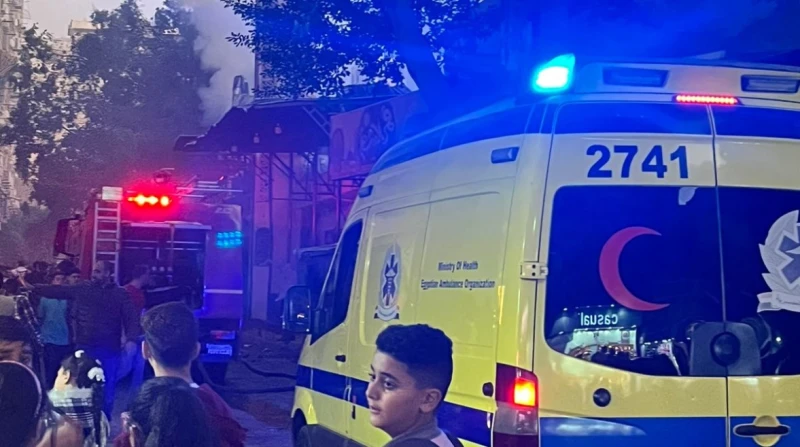 40 غرزة.. طالبة تطعن وجه زميلتها بقطعة زجاج في الزيتون أقدمت طالبة إعدادي وصديقها على طعن زميلتها أمام مدرسة بالزيتون، بقطعة زجاج في وجهها، بسبب اعتراض المجني عليها على سخرية المته