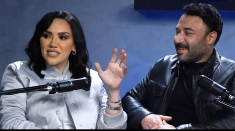 قصة حب بدأت بمروحة.. مي فاروق والعمروسي أول عرسان بالوسط الفني 2025 يستعد الفنان محمد العمروسي، والفنانة مي فاروق، لحفل زفافهما مساء اليوم، والمقرر أن يقام في أحد الفنادق الكبرى ال