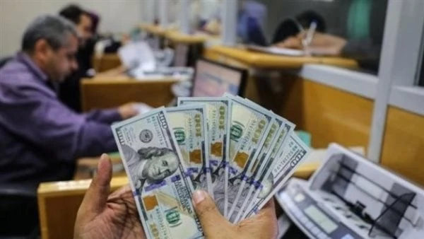 سعر الدولار مقابل الجنيه اليوم 30 يناير 2025 في البنوك وشركات الصرافة يولي الكثير من المتابعين اهتماما كبيرا بتتبع تحركات سعر صرف الدولار الأمريكي مقابل الجنيه المصري، خاصة بعد إعل