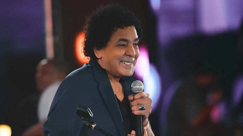 ما سبب زيارة وزير الثقافة المصري إلى منزل محمد منير؟ افاق عربية - كشف الفنان المصري محمد منير عن زيارة الدكتور أحمد فؤاد هنو، وزير الثقافة، إلى منزله