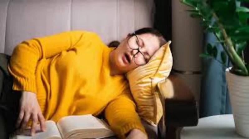 هل تتحول إلى نسخة من والديك؟.. علامات شائعة تكشف الحقيقة إذا وجدت نفسك تشتكي من الطقس أكثر من المعتاد أو تغفو على الأريكة أمام التلفزيون، فقد تكون في طريقك للتحول إلى نسخة من والدي