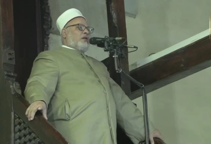 خطيب الجامع الأزهر: انشغال الإنسان بإرضاء الله ينجيه من الشرور ألقي خطبة الجمعة، اليوم الجمعة، بالجامع الأزهر أ.د إبراهيم الهدهد، أستاذ البلاغة