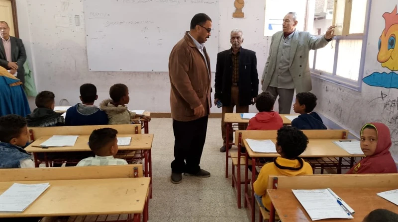 طلاب ثانية ثانوي ينقسمون حول امتحان اللغة العربية بقنا أدى طلاب الصف الثاني الثانوي، امتحان مادة اللغة العربية اليوم ضمن امتحانات الفصل الدراسي